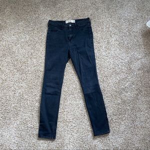 Black Hollister skinny jeans size 3 short; high rise jegging